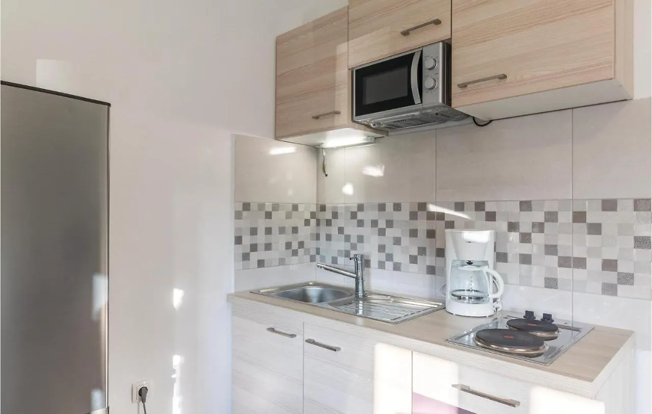 1 Bedroom Awesome Apartment In Pula