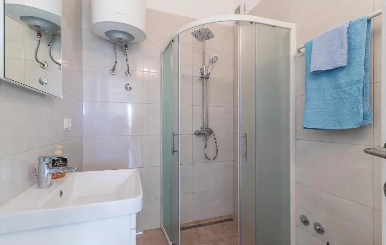 1 Bedroom Awesome Apartment In Pula